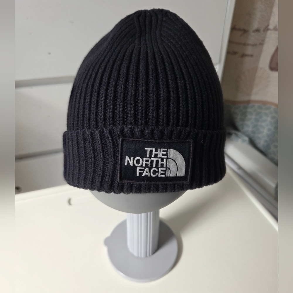 The North Face Black Knit Beanie Cap Unisex Nwot